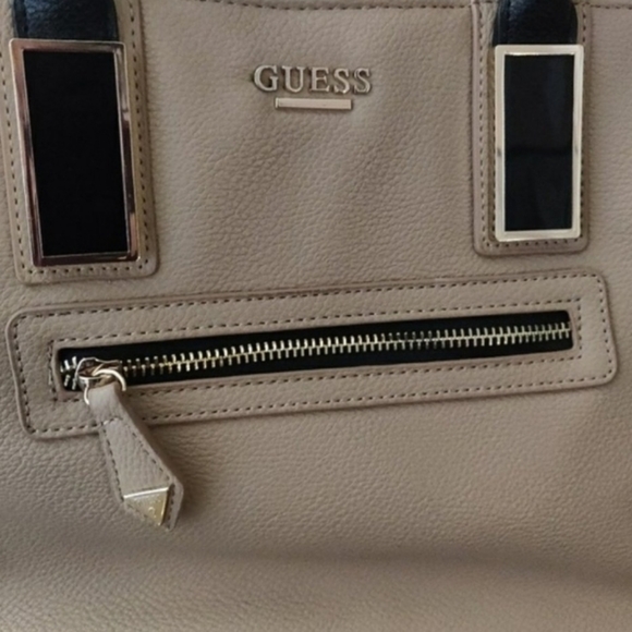 ♡𝘎𝘶𝘦𝘴𝘴 𝘉𝘢𝘨♡ - Picture 2 of 5